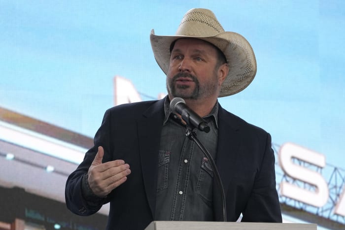 Internewscast Journal

Internewscast


LOS ANGELES – A woman who says she worked as a hair-and-makeup&#8230;


This Post: Hair-and-Makeup Artist Files Lawsuit Accusing Garth Brooks of Rape first appeared on Internewscast Journal