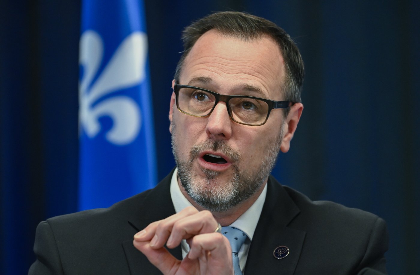 MONTREAL — The Quebec government has frozen two major immigration streams that provide a pathway to permanent residency, after complaining for years that the number of newcomers settling in the province is threatening its language and culture. The moratorium, however, comes on the same day the provincial government announced it planned to welcome up to [&#8230;]