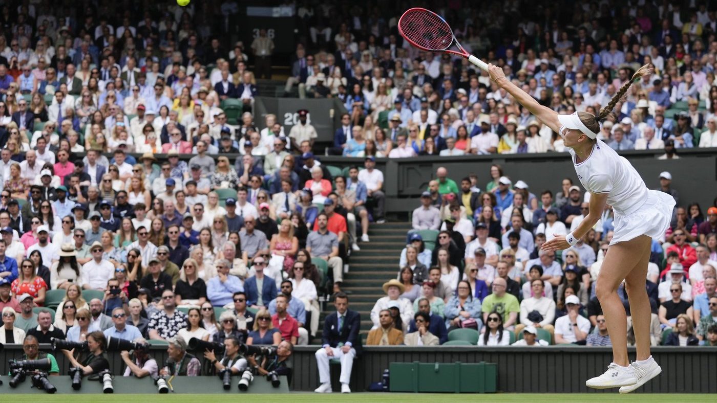 That long-held Wimbledon tradition of line judges dressed in elegant uniforms is no more. The All England Club announced Wednesday that artificial intelligence will be used to make the ‘out’ and ‘fault’ calls at the championships from 2025. Wimbledon organizers said the decision to adopt live electronic line calling was made following extensive testing at [&#8230;]